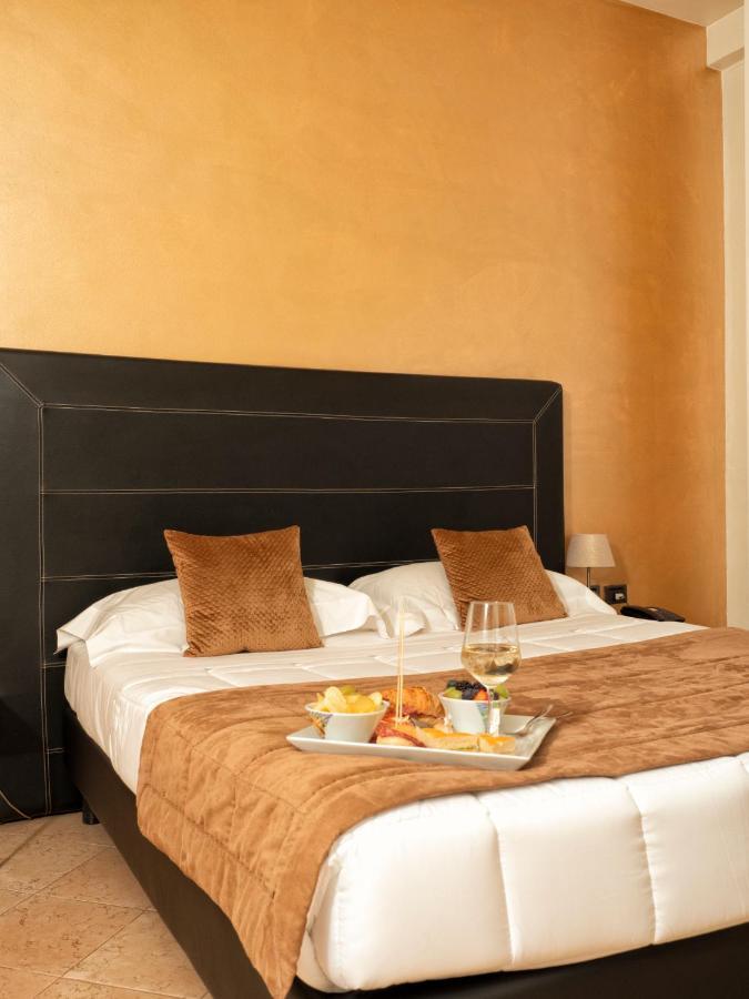 Hotel Europa Pallazzolo sull'Oglio Exterior foto
